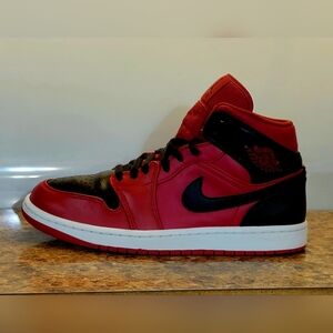 Nike Air Jordan 1 Mid 'Reverse Bred' 554724-660 Gym Red/Black/White Size 8 Men's